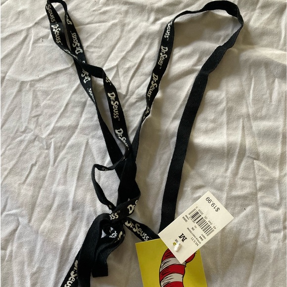 Dr. Seuss Shoe Lace Sneaker Shoes Ties Size M NWT - Picture 2 of 2
